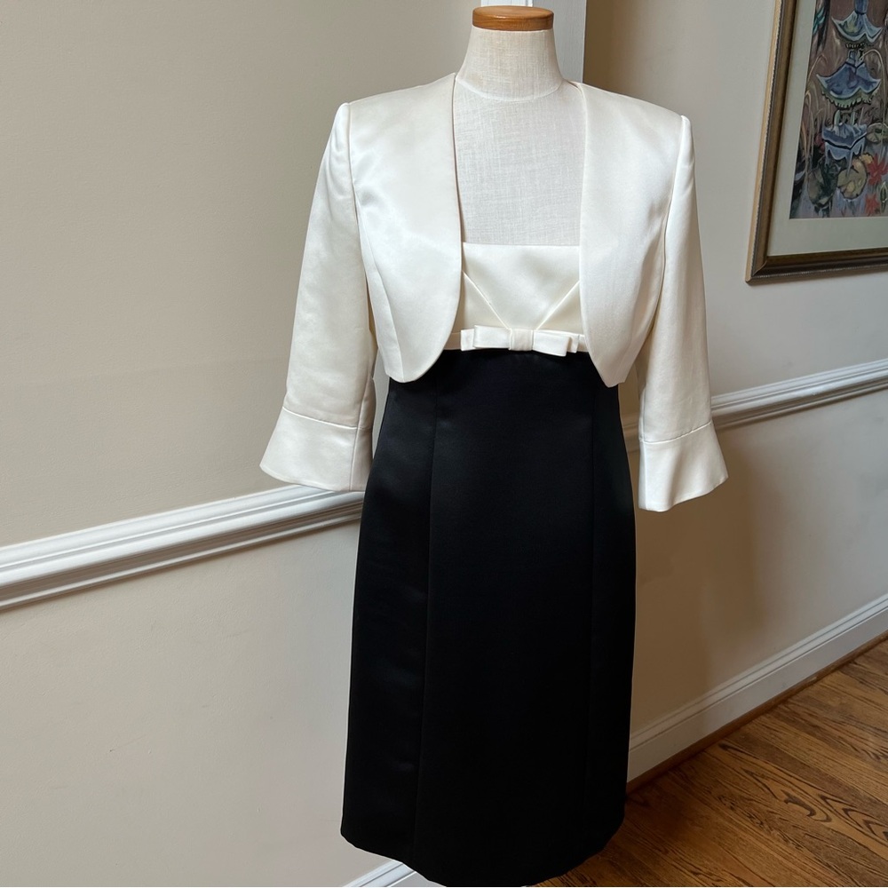Tahari – White and Black 2-piece Jacket dress – Size 12
